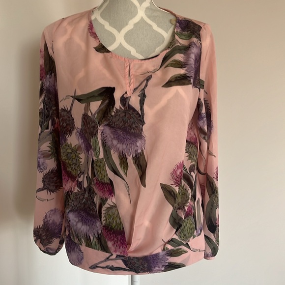 Pink floral EU S, US S blouse - Picture 3 of 5